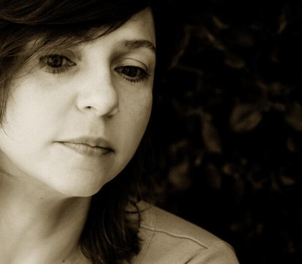 Annick droite cour